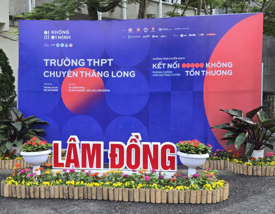 Thi công backdrop trọn gói tại Đà Lạt